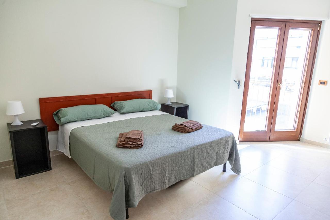 Calefati Holiday Apartment Бари Екстериор снимка
