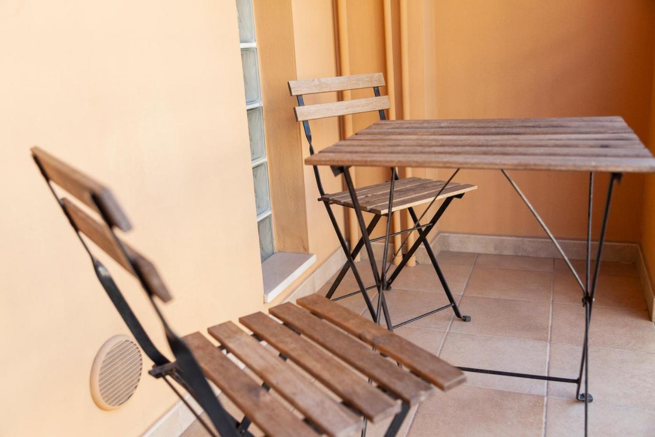 Calefati Holiday Apartment Бари Екстериор снимка